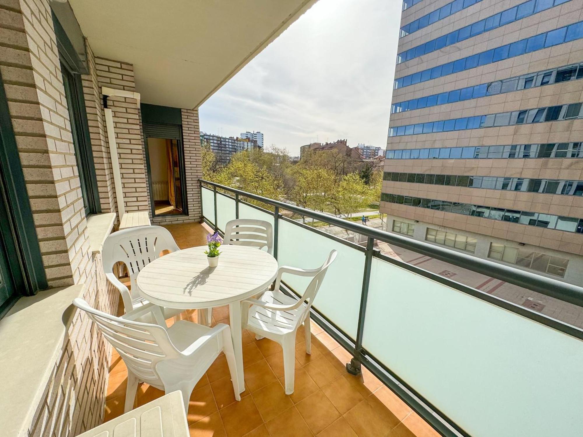 Reina Del Pilar Comotucasa Zaragoza Exterior foto